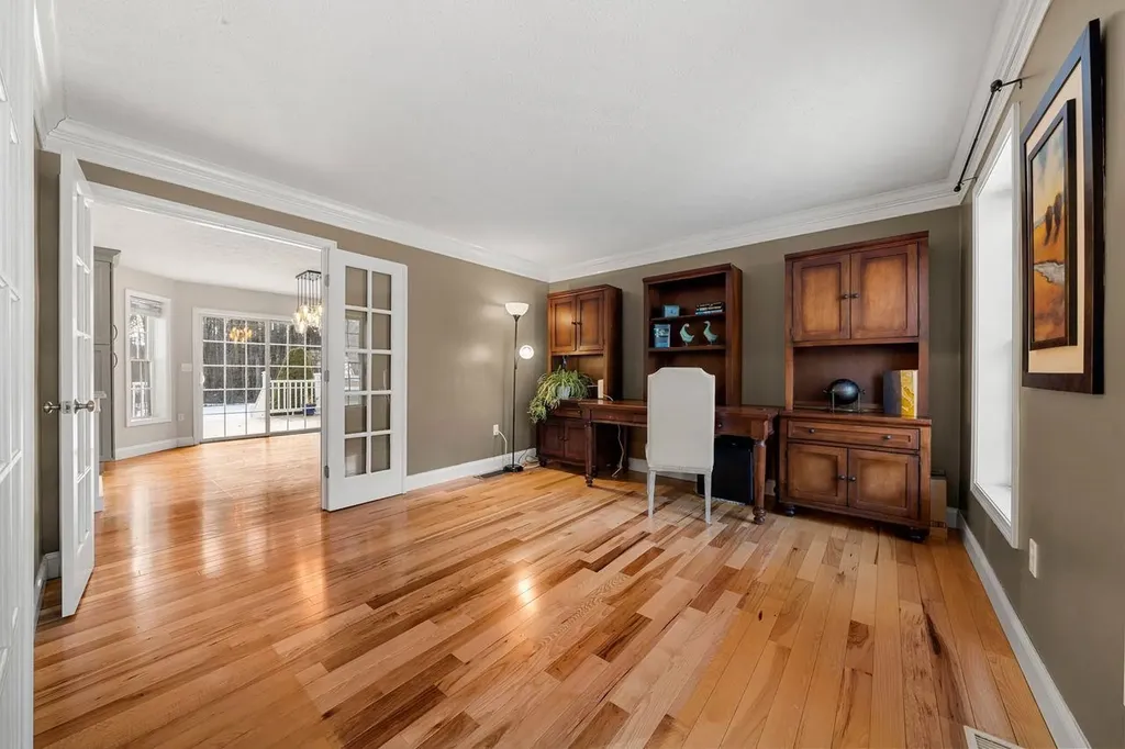 14 Hadley Drive Nashua NH 03062