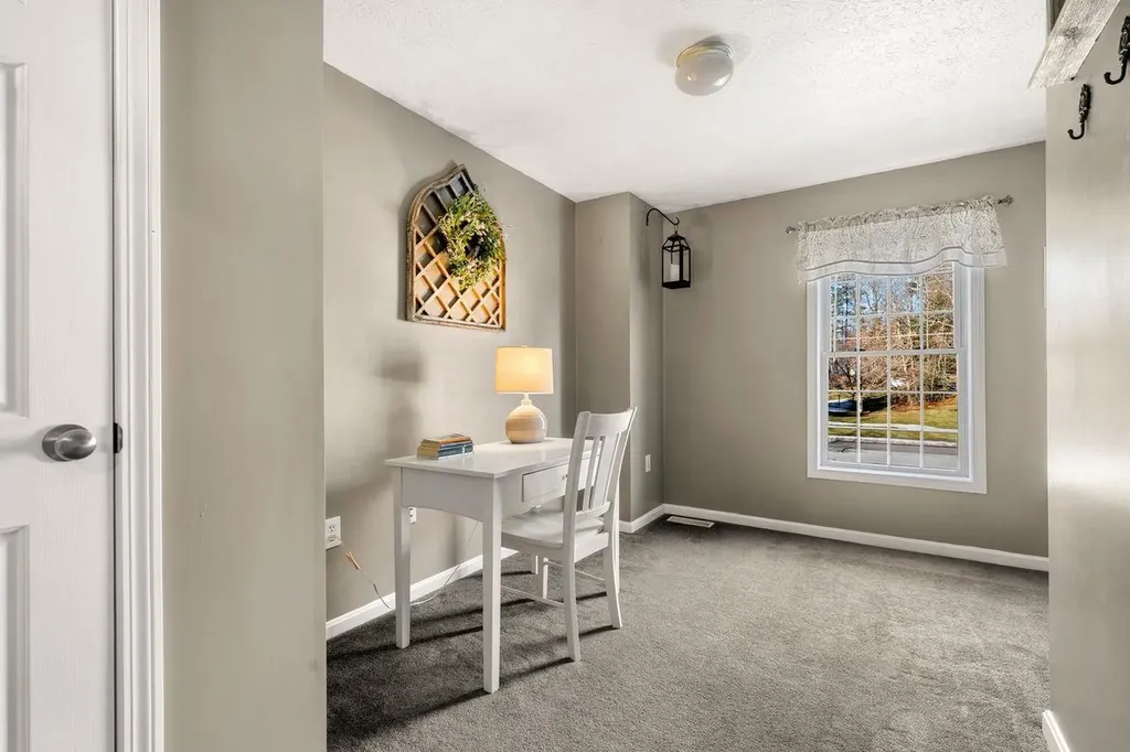 14 Hadley Drive Nashua NH 03062