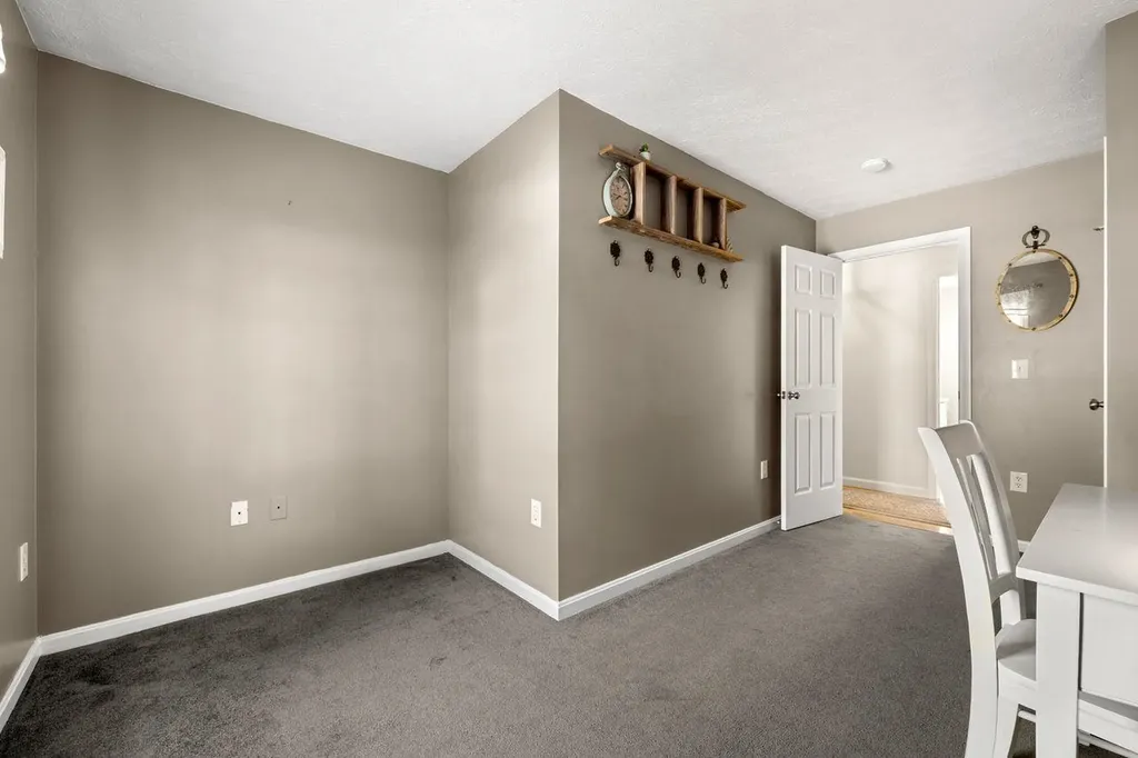 14 Hadley Drive Nashua NH 03062