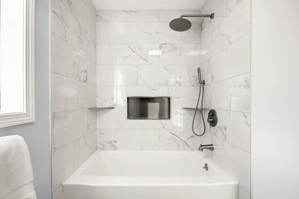 14 Hadley Drive Nashua NH 03062