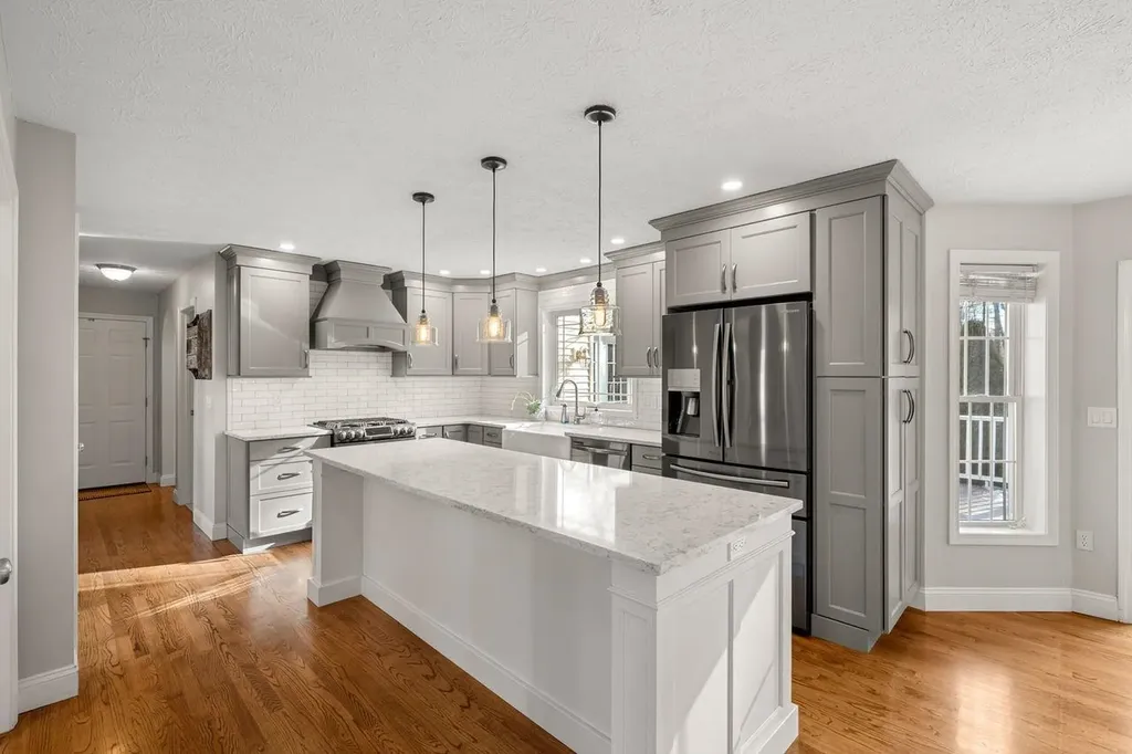 14 Hadley Drive Nashua NH 03062