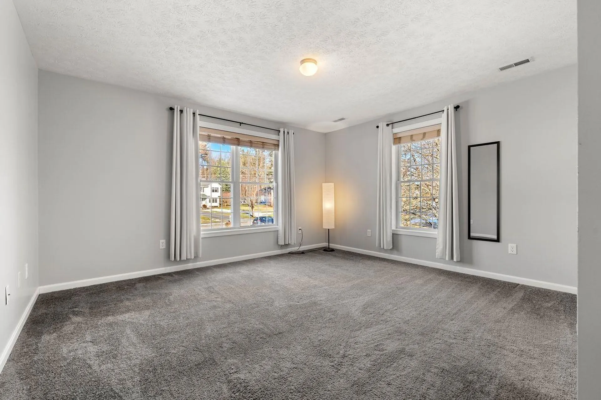 14 Hadley Drive Nashua NH 03062