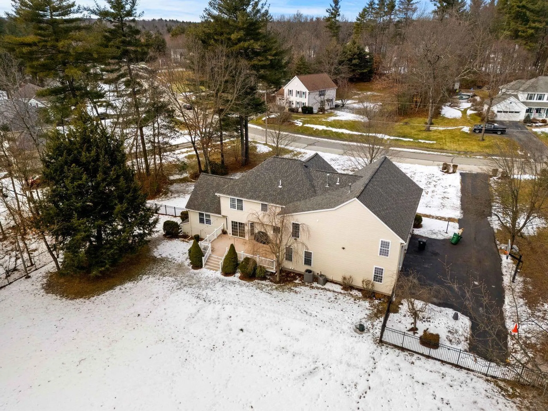 14 Hadley Drive Nashua NH 03062