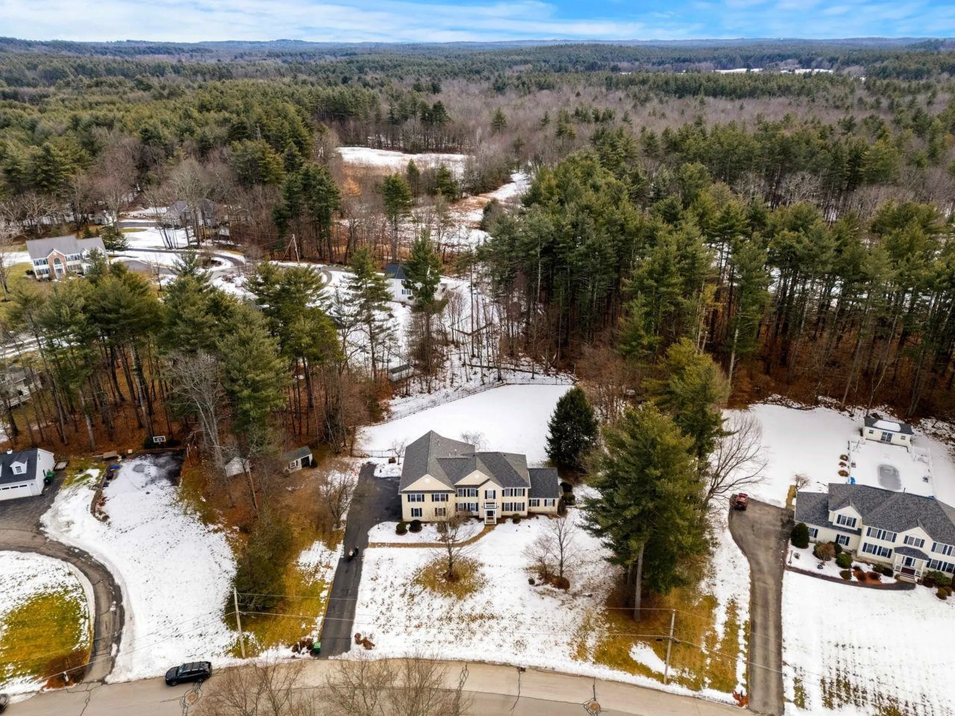 14 Hadley Drive Nashua NH 03062