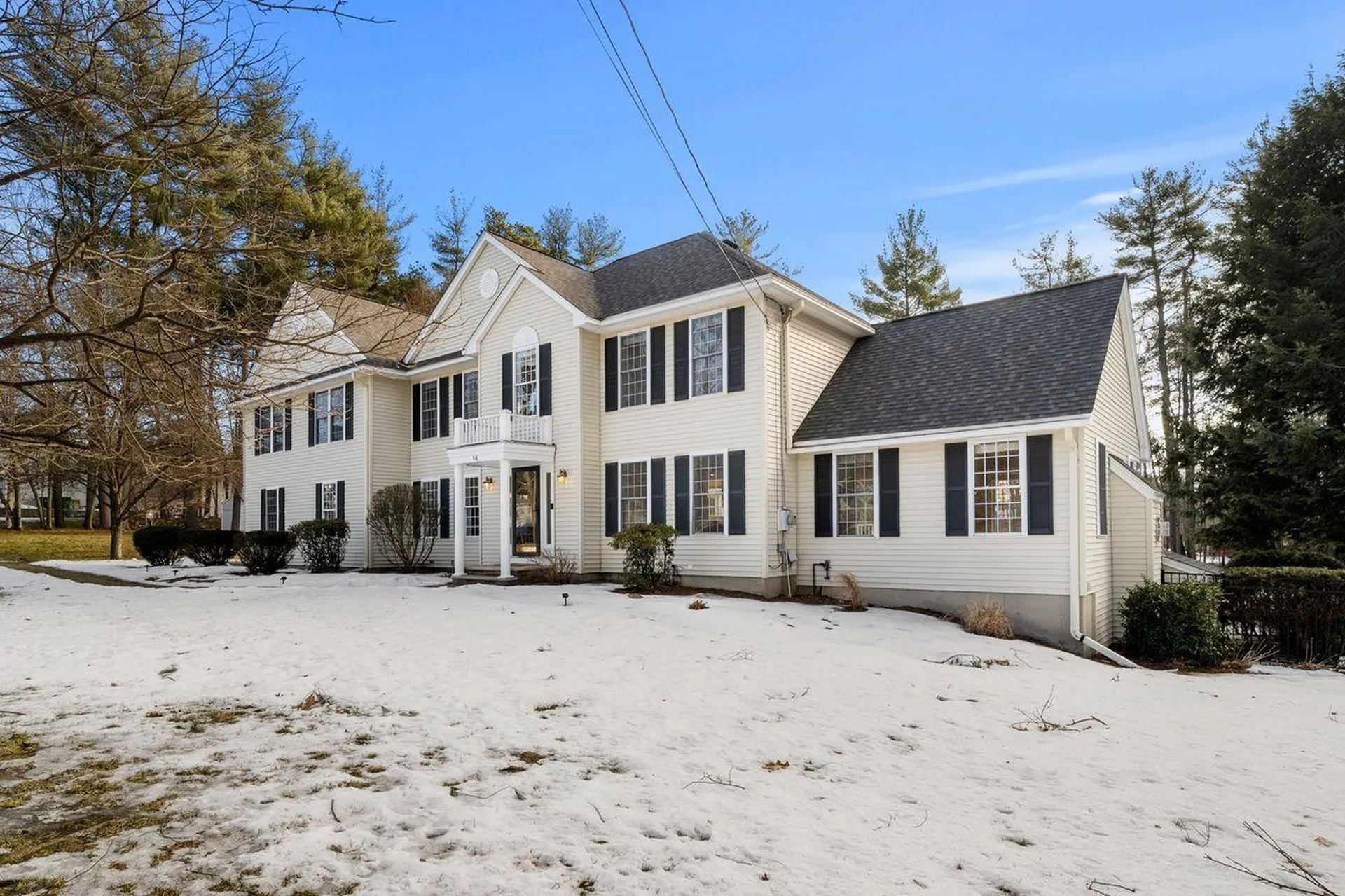 14 Hadley Drive Nashua NH 03062