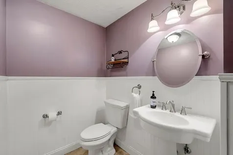 14 Hadley Drive Nashua NH 03062