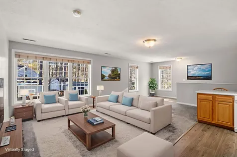 14 Hadley Drive Nashua NH 03062