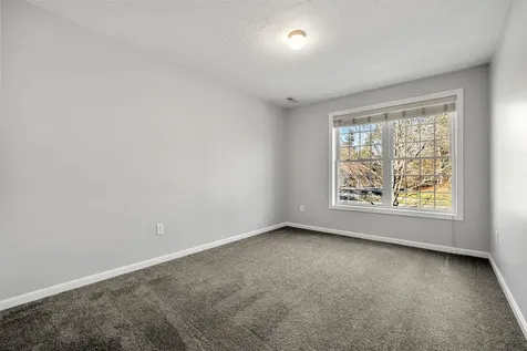 14 Hadley Drive Nashua NH 03062