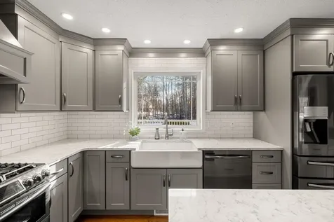 14 Hadley Drive Nashua NH 03062