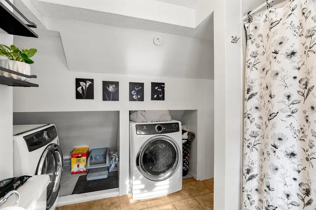 374 Bartlett Street Manchester NH 03102