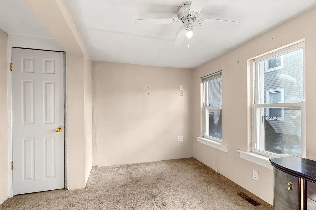 374 Bartlett Street Manchester NH 03102