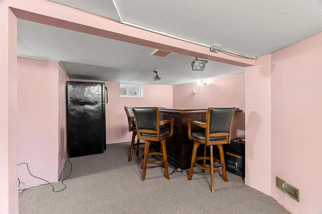 374 Bartlett Street Manchester NH 03102