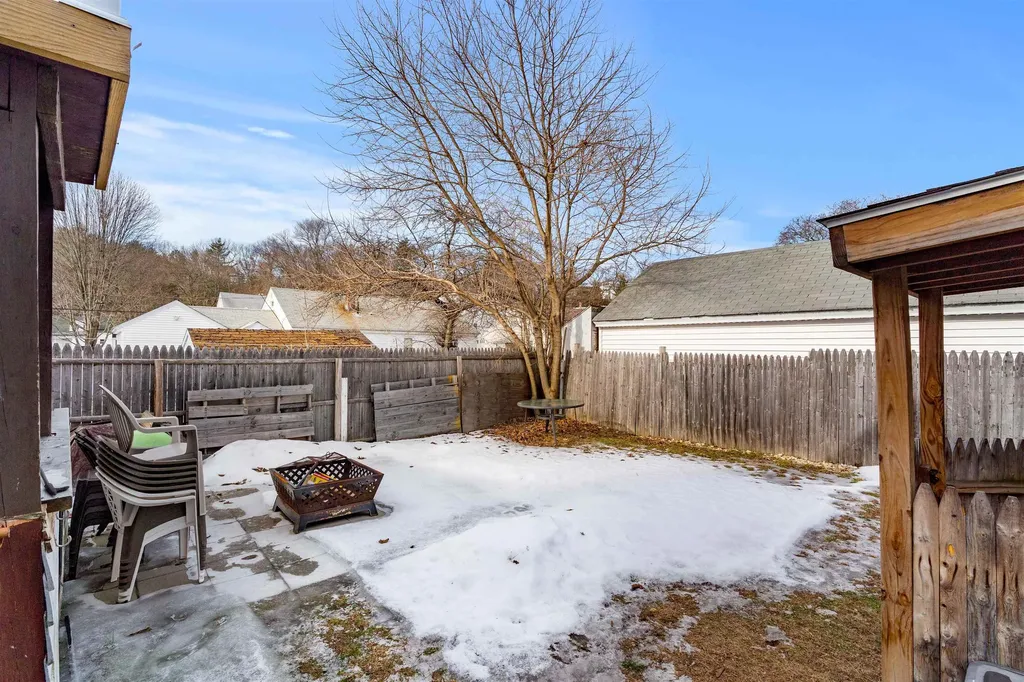 374 Bartlett Street Manchester NH 03102