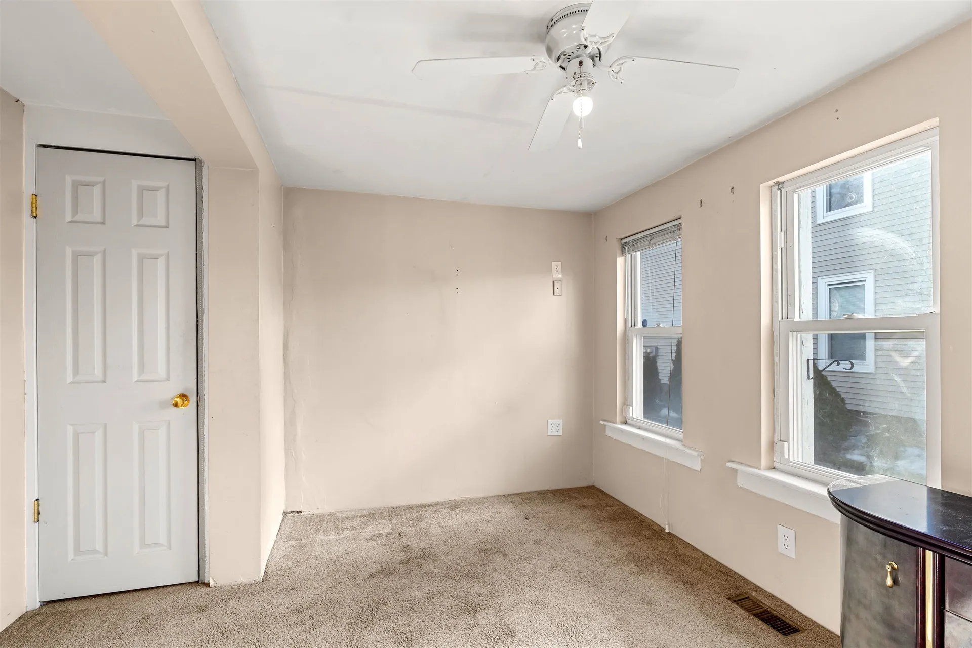 374 Bartlett Street Manchester NH 03102