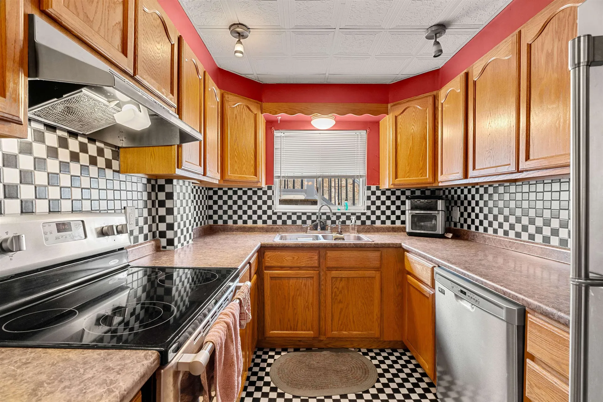 374 Bartlett Street Manchester NH 03102