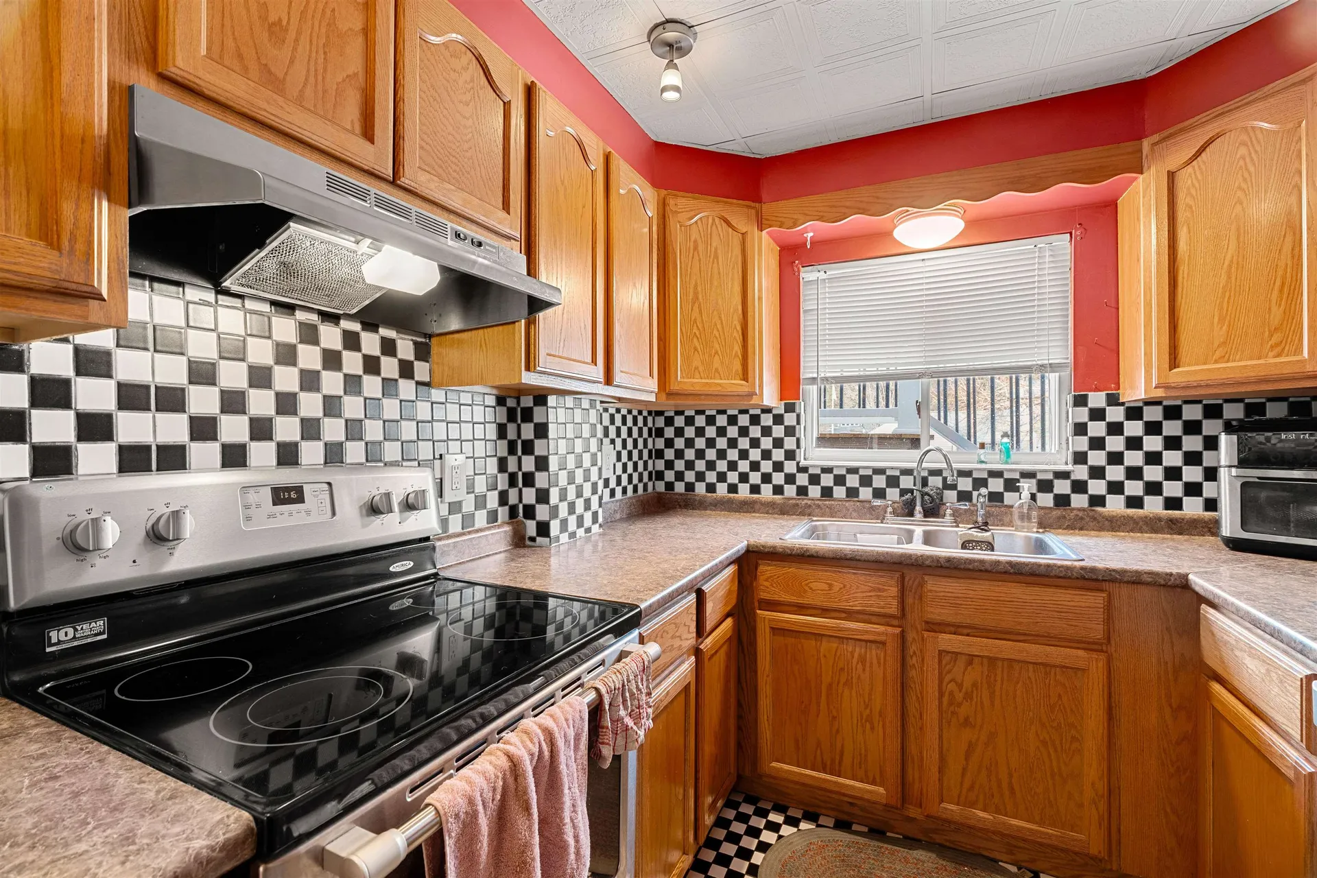 374 Bartlett Street Manchester NH 03102