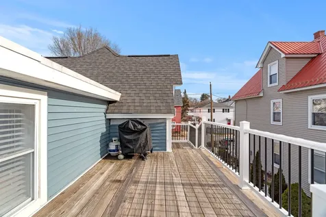 374 Bartlett Street Manchester NH 03102