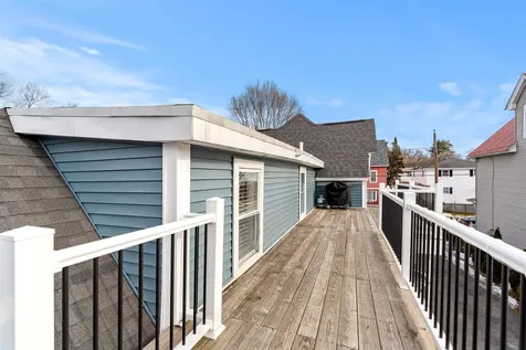 374 Bartlett Street Manchester NH 03102