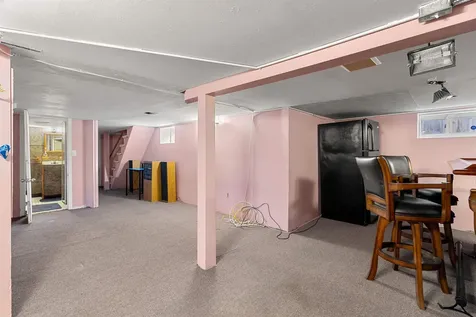 374 Bartlett Street Manchester NH 03102