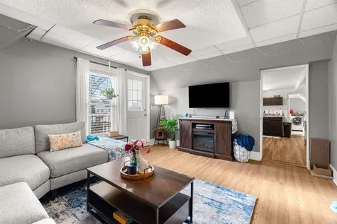 374 Bartlett Street Manchester NH 03102