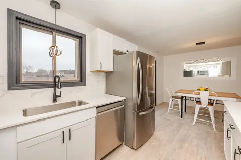 145 Canterbury Lane Londonderry NH 03053