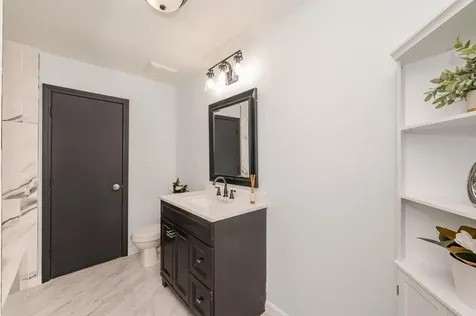 145 Canterbury Lane Londonderry NH 03053