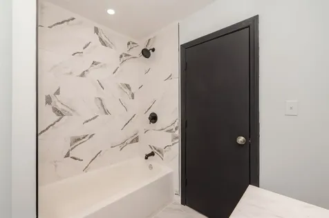 145 Canterbury Lane Londonderry NH 03053