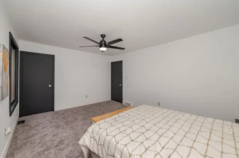 145 Canterbury Lane Londonderry NH 03053