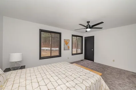 145 Canterbury Lane Londonderry NH 03053