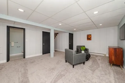 145 Canterbury Lane Londonderry NH 03053