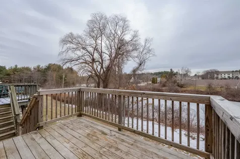 145 Canterbury Lane Londonderry NH 03053