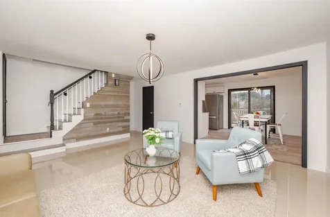 145 Canterbury Lane Londonderry NH 03053