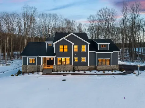 36 Shipwright Way Newington NH 03801