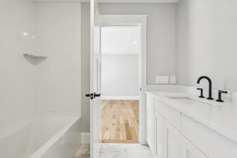 36 Shipwright Way Newington NH 03801