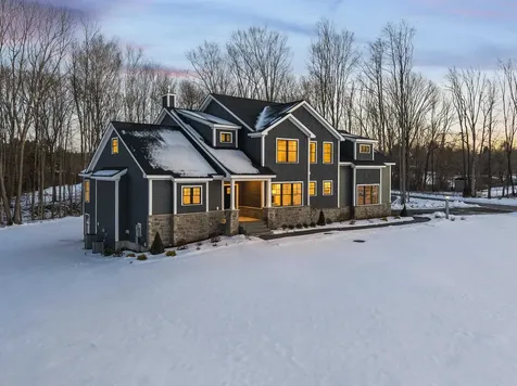 36 Shipwright Way Newington NH 03801