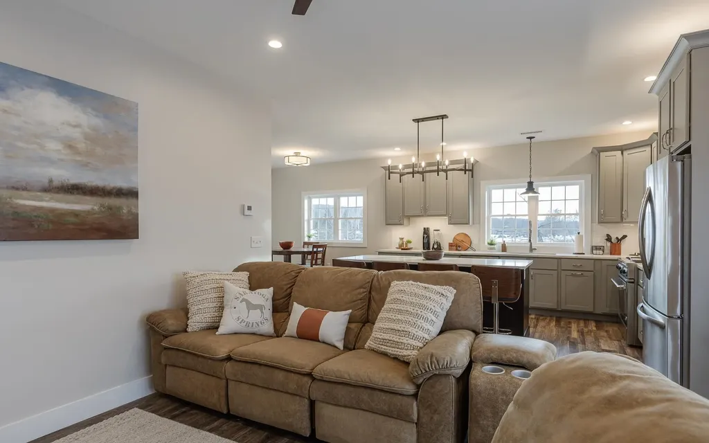 60 Dearborn Circle Walpole NH 03608