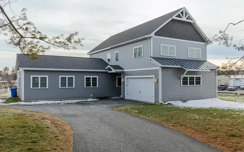 60 Dearborn Circle Walpole NH 03608