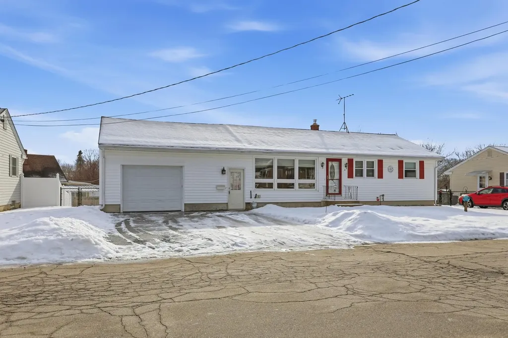 91 Miami Court Manchester NH 03103