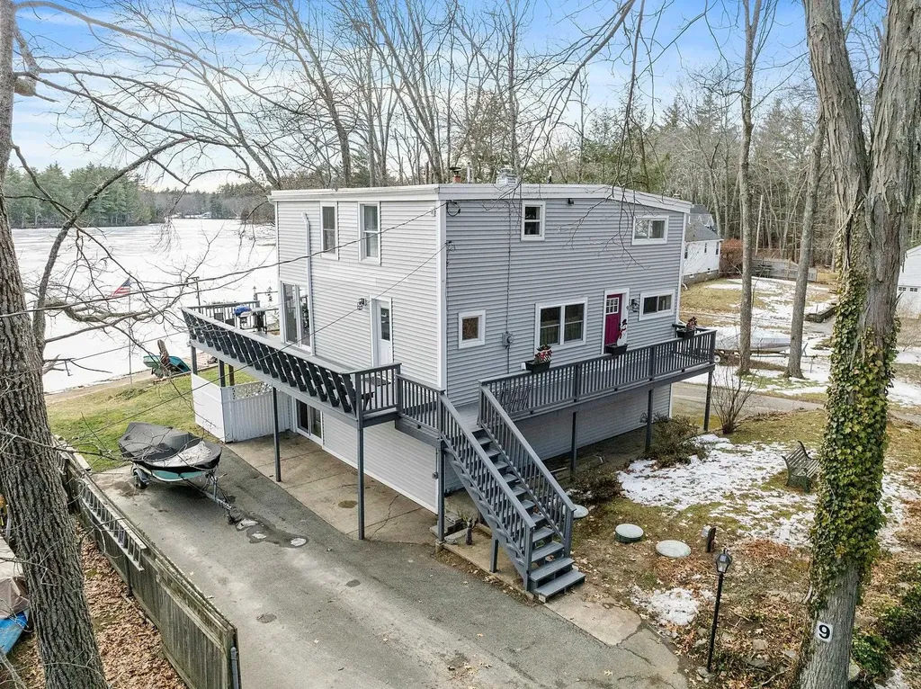 9 Casey Road East Kingston NH 03827