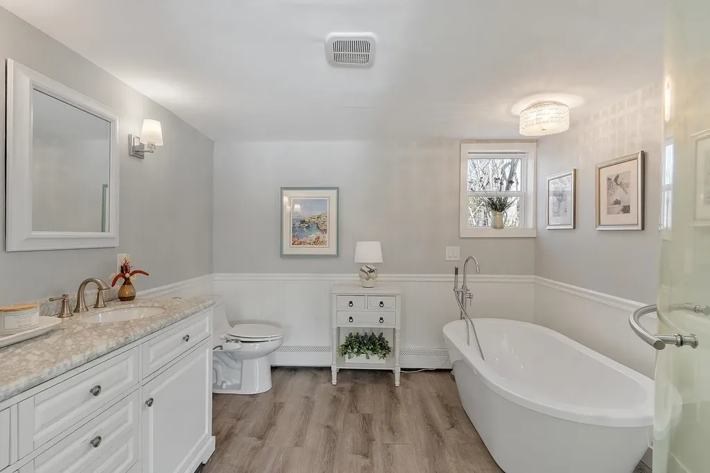 9 Casey Road East Kingston NH 03827