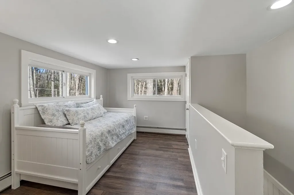 9 Casey Road East Kingston NH 03827