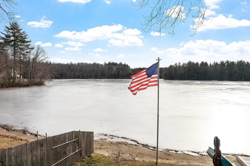 9 Casey Road East Kingston NH 03827