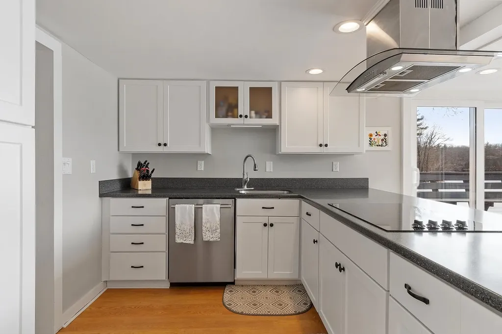 9 Casey Road East Kingston NH 03827