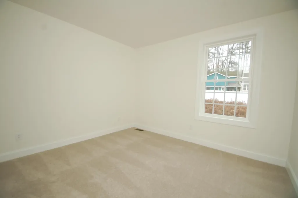 4C Dearborn Circle Goffstown NH 03045