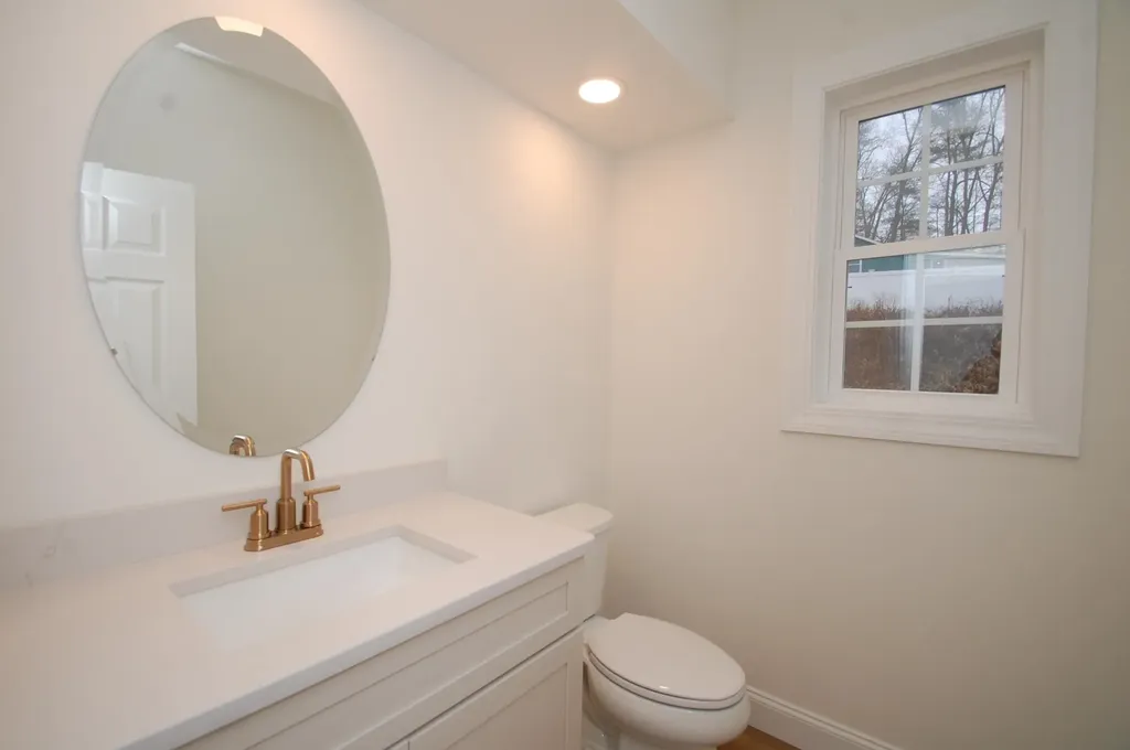 4C Dearborn Circle Goffstown NH 03045