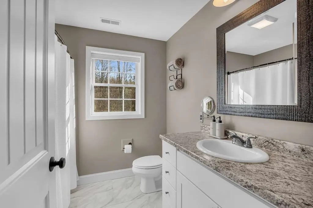 15 Peacock Hill Road Weare NH 03281