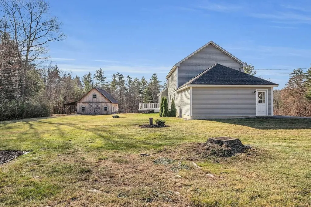 15 Peacock Hill Road Weare NH 03281