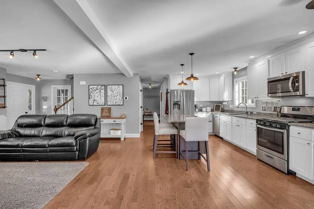 15 Peacock Hill Road Weare NH 03281