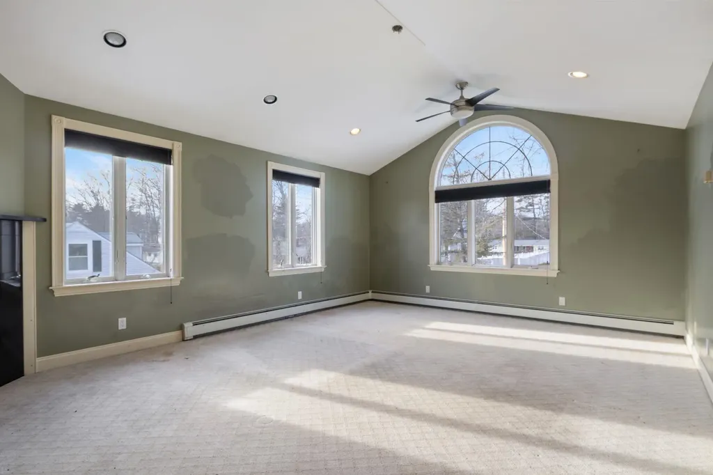 12 Nola Avenue Rochester NH 03867