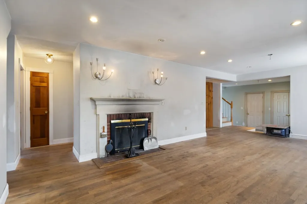 12 Nola Avenue Rochester NH 03867